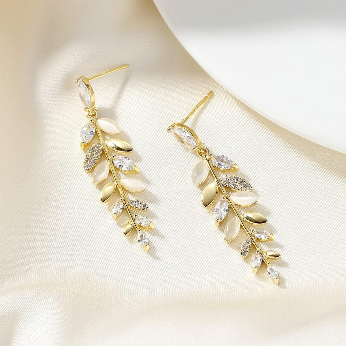 Earrings Women's Gold, Leaf Earrings, Hanging Drop Earrings, Long Drop Earrings with AAA Zirconia, Earring Ear Boutons, Gold Jewellery, Hypoallergenic Ear Cup Jewellery for Girls (Gold) – Bild 5