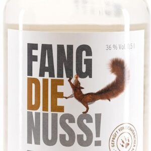 Fang die Nuss! Premium Hazelnut Schnapps | Mild Nutty | 36% Vol. Alcohol | Tested by Squirrels from the Region | Charity Gift | 0.5 L | Enjoy & Do Good