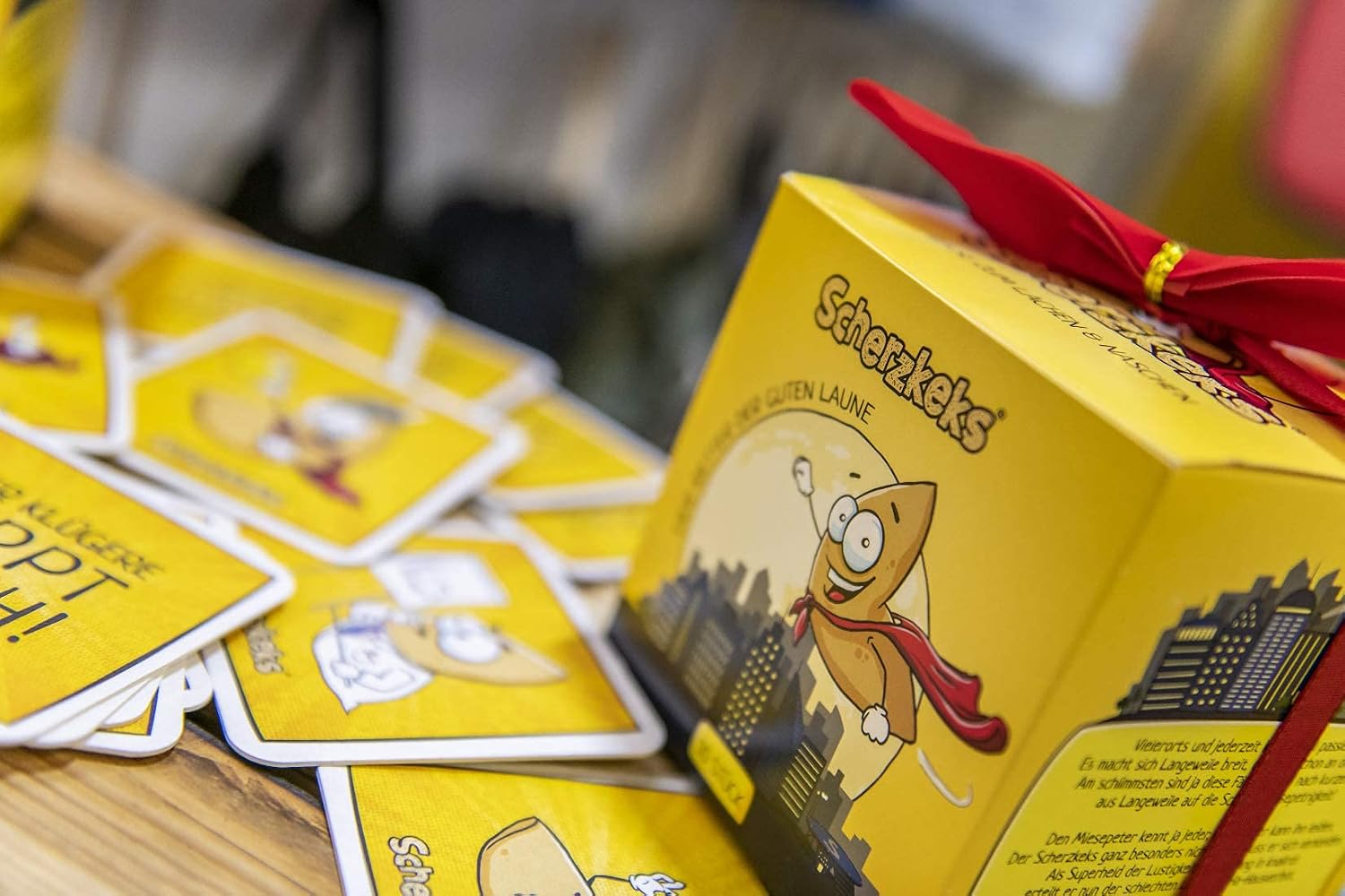 Scherzkeks Box of 5 Biscuits with Joke Question and Answer in Lucky Biscuit, Funny Gift Idea Made in Germany, for Birthdays, JGA, Family Celebrations, Christmas, New Year's Eve – Bild 9