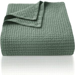CHUFFED 100% Cotton Blanket, 130 x 150 cm, Soft and Breathable Bedspread, Waffle Pattern, Lightweight Blanket as Sofa Blanket, Couch Blanket, Soft Cuddly Blanket for Living Room, Sofa Couch, Green