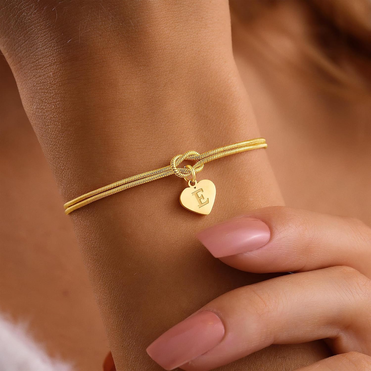 Turandoss Women's Gold Bracelet - 18K Gold Plated Knot Bracelet with Letters A-Z Heart Pendant Bracelets Gifts for Women Girlfriend Girls Maid of Honor Gift Women – Bild 3
