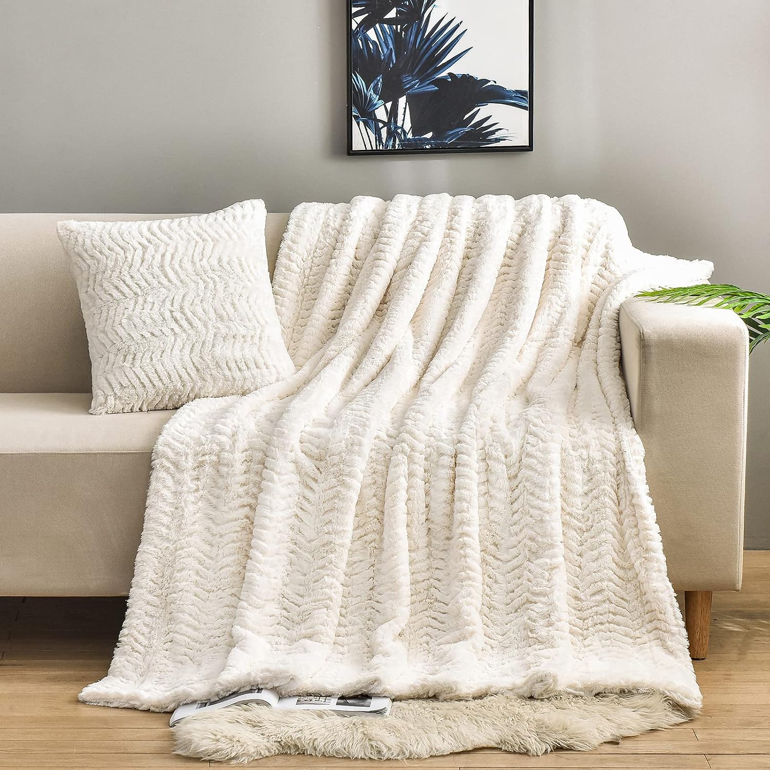 YUSOKI Luxury Double Sided Faux Fur Throw Blanket (No Pillow) Soft Fluffy Cozy Blanket Plush Fluffy Comfortable Warm Blanket for Couch Bed Chair Sofa Bedroom Women