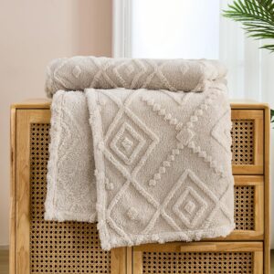 WONGS BEDDING Cuddly Fluffy Blanket, 150 x 200 cm, Beige Blankets, Warm Fleece Blanket, Soft Sofa Blanket, Couch Blanket for Bed, Sofa, Office, Girls