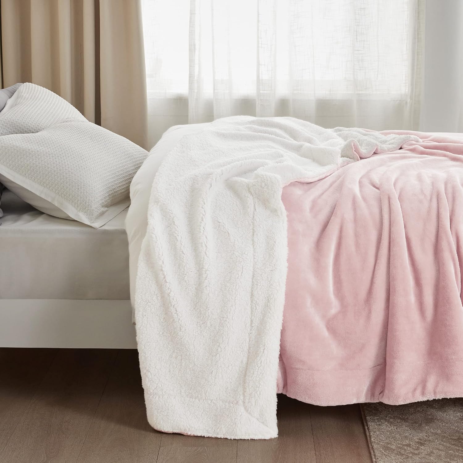 Bedsure Sherpa Cuddly Blanket, Fluffy 150 x 200 cm, Sofa Blanket, Pink – Bild 5
