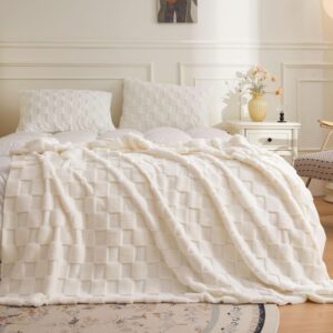 XeGe Fluffy Blanket with 3D Checkerboard Embossing 130 x 150 cm Beige