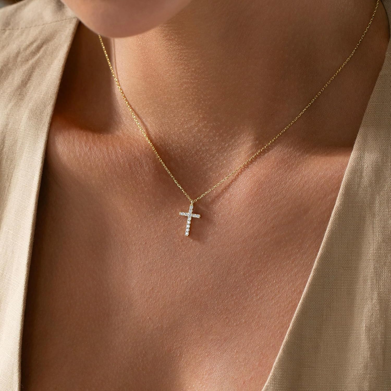 TINGN Communion Gifts for Girls Women - Cross Chain Ladies, 14K Gold Plated Chain with Cross Pendant, Elegant Choker Necklace, Christianity Jewellery, Women's Confirmation Gifts for Girls – Bild 3