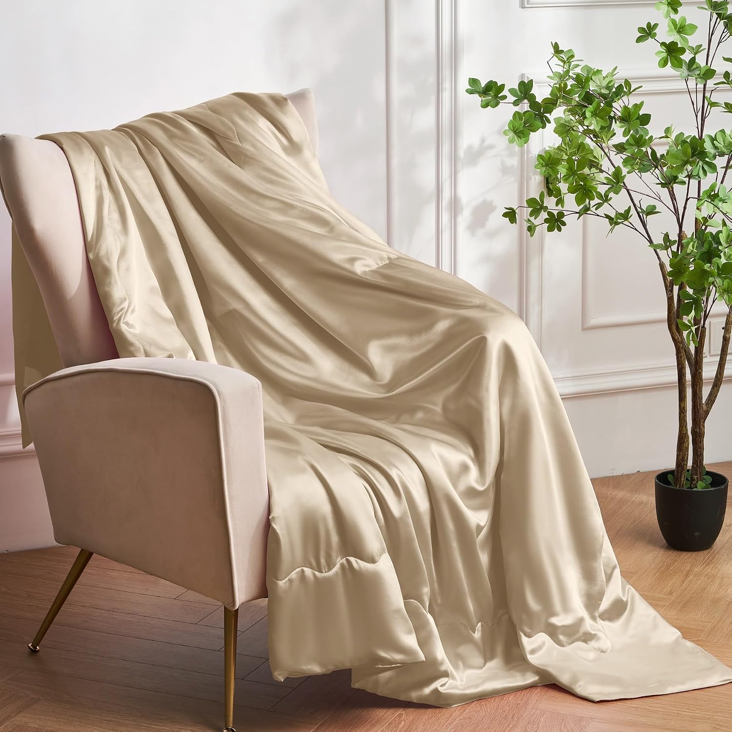Satin Blanket 220 x 240 cm Beige Sofa Blanket Cooling Silky Silk Summer Blanket Lightweight Soft Luxury Smooth Shiny Satin Bedspread Cuddly Blanket for Bed Sofa Couch Bedroom Office Travel – Bild 7