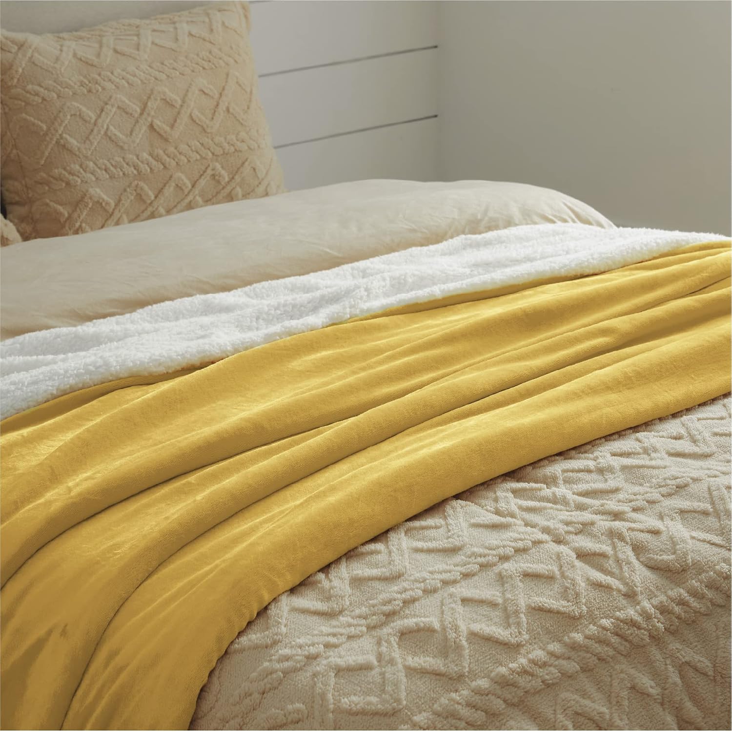 Bedsure Sherpa Double-Sided Blankets, Cuddly Blankets, Extra-Thick and Warm Sofa Blanket, Couch Blanket Made of Sherpa, Super-Fluffy Fleece Blanket as a Sofa Throw or Living Room Blanket – Bild 3