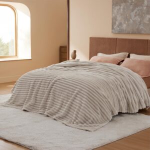 Bedsure Cuddly Blanket, 220 x 240 cm, Room Decoration, Bedspread, Beige