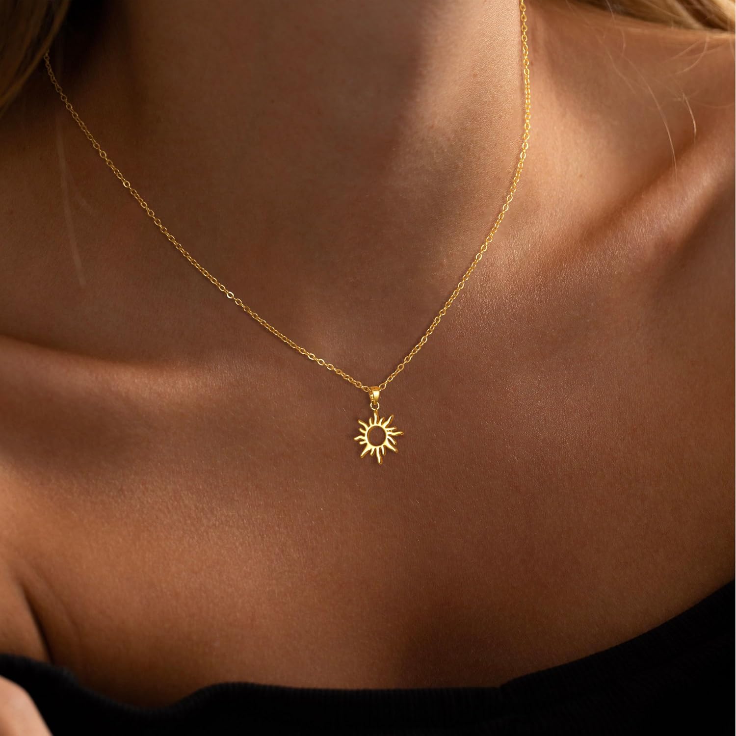 Tewiky Women's Sun Necklace, 14K Gold-Plated Layering Sun Pendant Necklace – Bild 2