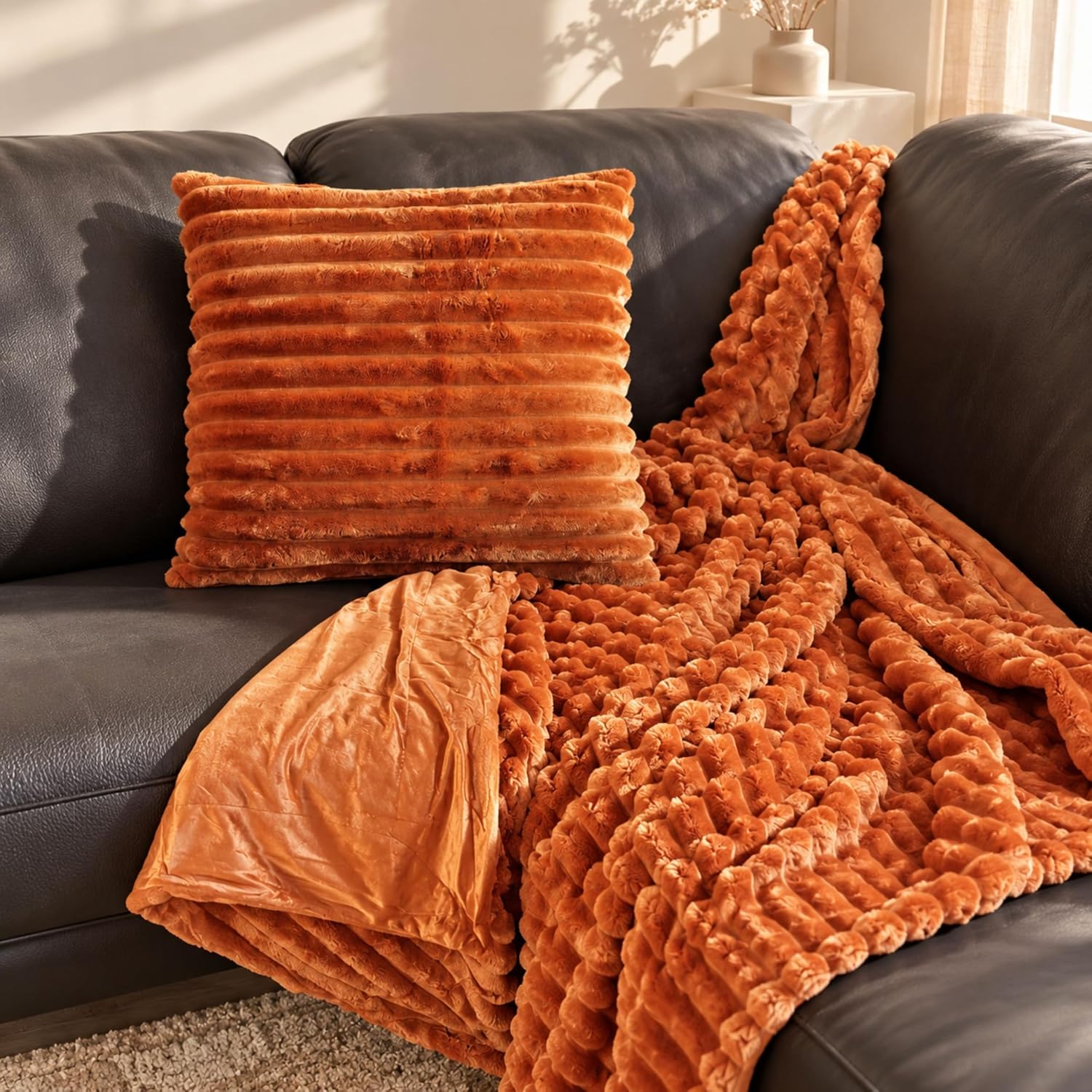Cuddly Blanket Modern 3D Corduroy Look Design 150 x 200 cm High-Quality Fluffy Cuddly Blanket in Fur Look Sofa Blanket with Cuddly Fleece Back (Brown) – Bild 7