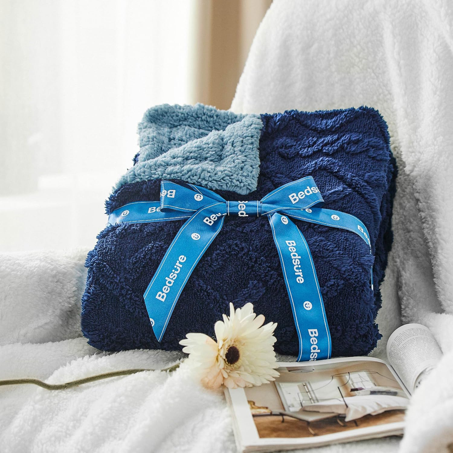 BEDSURE Sherpa Knitted Blanket 220 x 240 cm Warm Wool Blanket Blue – Bild 5