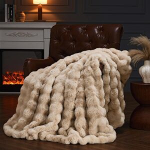 YBIKE Faux Fur Throw Blanket, Fluffy Soft Plush Bubble Blanket 150 × 130 cm, Warm Double-Sided Imitation Rabbit Blanket for Bed, Sofa, Couch and Armchair (Skin Color)