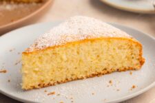 Flauschiger Wolkenkuchen ohne Backmischung