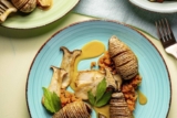 Kräuterseitlinge mit Cognacrahm, Möhren-Liebstöckel-Gemüse und Fächer-Kartoffeln