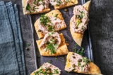 Pinsa-Häppchen mit Thunfischcreme