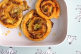 Pesto-Blätterteig-Schnecken mit Zucchini