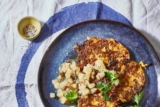Süßkartoffel-Latkes mit Birnenchutney