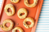 Kleine Laugenbagel