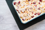 Frucht-Tiramisu mit Kokos – sommerlich mit Kirschen und Pfirsich – Kräuter & Schokolade