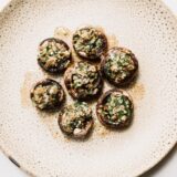 Brutzelnde Knoblauchpilze – Rezept aus „The Gourmand’s Mushroom“