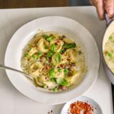 Tortelloni-Eintopf mit Bohnen – Rezept von Ella Mills