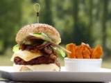 Gips in Tofu? Tapetenkleister in Veggie-Burgern? Was steckt dahinter?