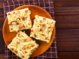 Knuspriger Zwiebelkuchen mit Äpfeln – Oma Kocht